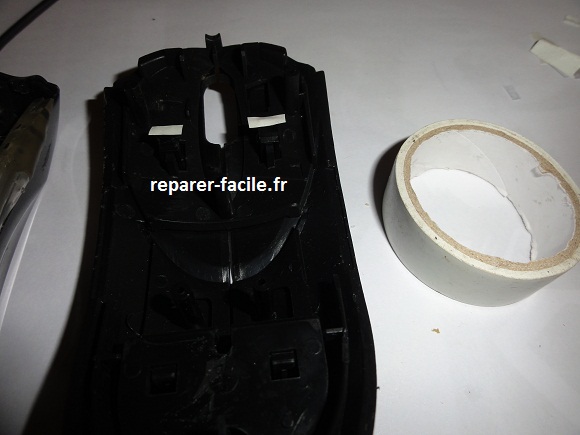 Réparation d'une souris Razer à l'aide de chatterton