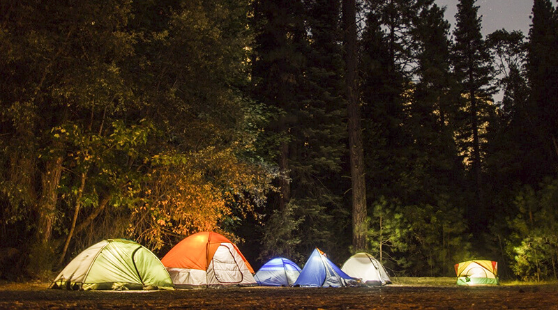 Camping de nuit avec électricité